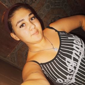 Nahiara, Babysitter in La Falda