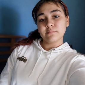 Nahiara, Babysitter in La Falda