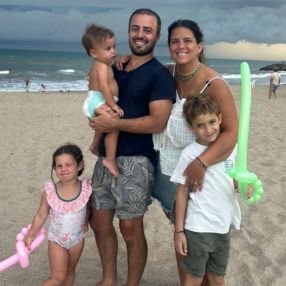 Maria de la Paz, Familia en Bella Vista