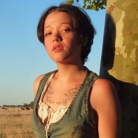 Dara, Niñera en Adrogué