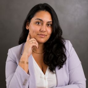 Florencia Magali, Niñera en Capital