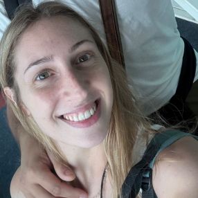 Serena, Niñera en Azul