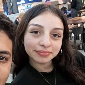 Esmeralda, Niñera en Pérez