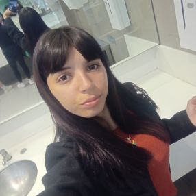 Celina, Babysitter in Muñiz