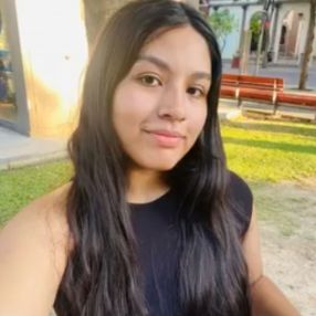 Ariana, Niñera en La Banda