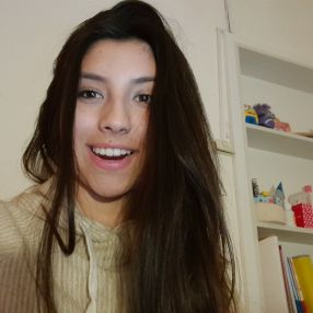 Nayla, Niñera en Esquel