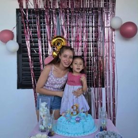 Celeste, Babysitter in Neuquén