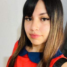 Jazmin, Babysitter in La Lonja