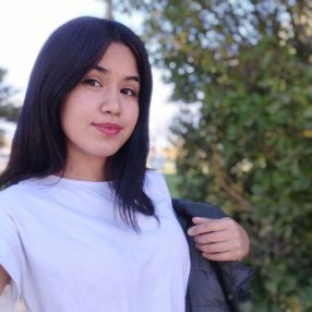 Zahíra, Niñera en Centenario 