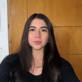 Mishell, Babysitter in La Plata
