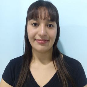 Carla, Babysitter in Cuartel V