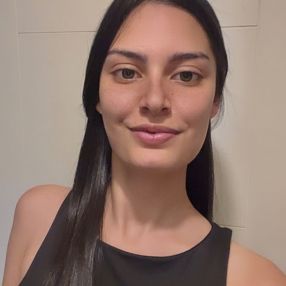 Karina, Niñera en El Manantial