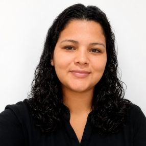 Violeta, Niñera en Reconquista