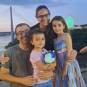 Emilia, Familia en Bahía Blanca