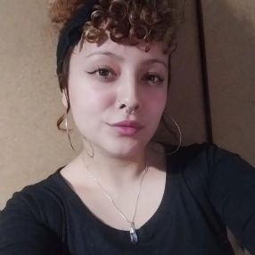 Lara Abril, Niñera en José C. Paz