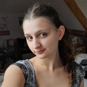 Elena, Babysitter à Huldenberg
