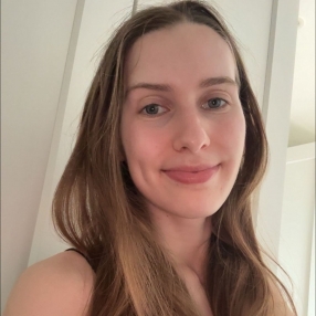 Jinthe, Babysitter à Schoten