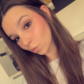 Anouck, Babysitter in Sint-Truiden