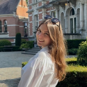 Tessa, Babysitter à Kapellen