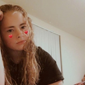 Laura, Babysit in Haaltert