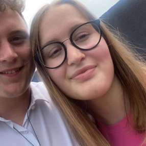 Chelyn, Babysitter in Turnhout