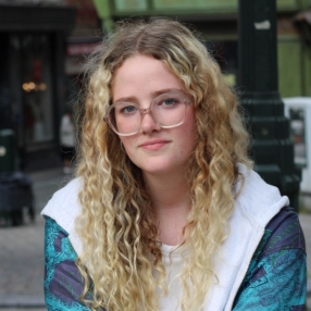 Lena, Babysitter in Grimbergen