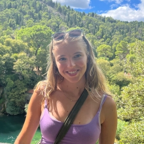 Lise, Babysitter à Duffel