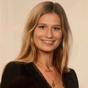Camille, Babysitter à Kraainem