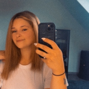 Shauni, Babysitter à Brakel