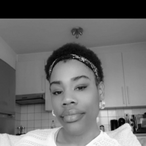 Shaquane, Babysitter in Turnhout