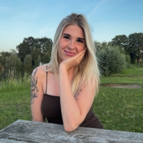 Lisa, Babysitter à Aarschot