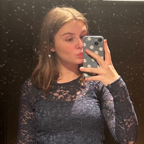 Lara, Babysitter in Dendermonde