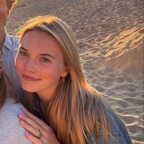 Stella, Babysit in De Haan