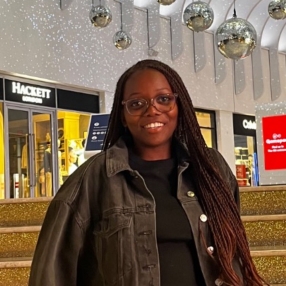 Shifula, Babysitter à Turnhout