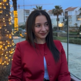 Manar, Babysitter à Lokeren