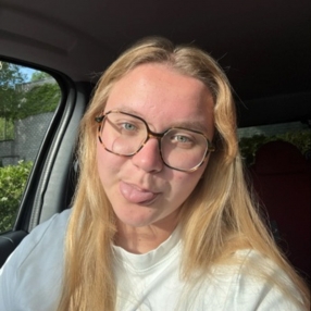 Katja, Babysitter à Harelbeke