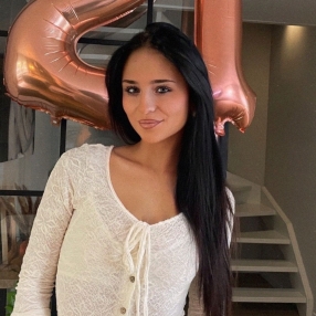 Sterre, Babysitter à Zonhoven