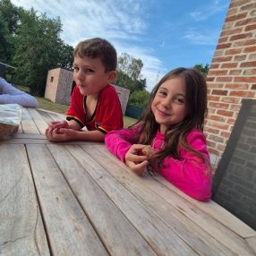 Lien, Gezin in Geel