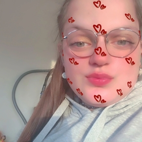 Emily, Babysit in Beveren