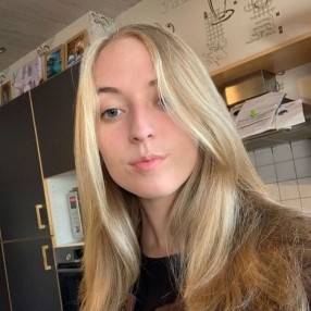 Lisa, Babysitter à Herzele
