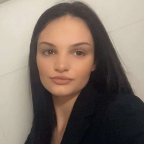 Alissa, Babysitter à Londerzeel