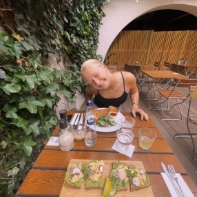 Hanna, Babysitter in Halle