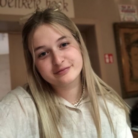 Mirte, Babysit in Merelbeke