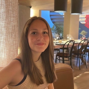 Helena, Babysit in Sint-Truiden