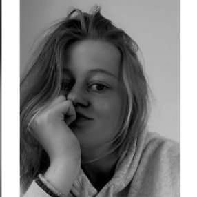 Margaux, Babysitter à Terhulpen