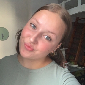 Amke, Babysit in Wervik