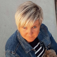 Babysitter Linsey in Brakel