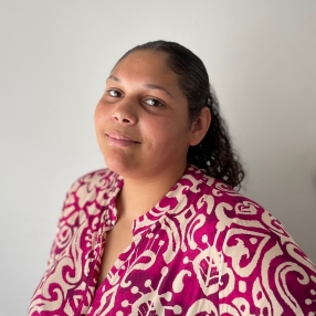 Cinthia, Babysitter à Ravels