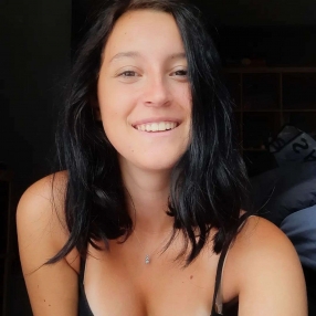 Amandine, Babysit in Gembloers
