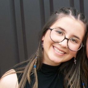 Léa, Babysitter à Étalle